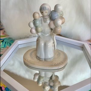 The Balloon Lady Flavia Weedn Vintage Retro Art Figurine Porcelain Collection